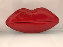 Lip Clutch - Foxy And Beautiful