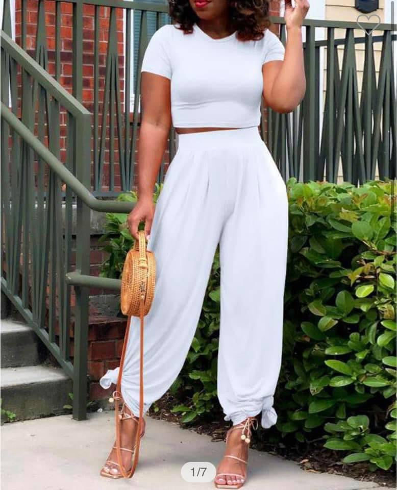 Weekend Vibes - Foxy And Beautiful