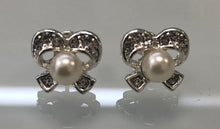 Pearl & Ribbon Earring - Foxy And Beautiful
